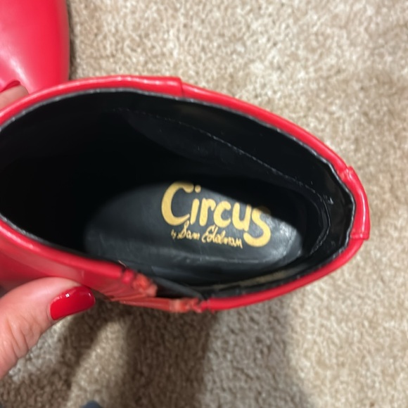 Red booties - Picture 3 of 5